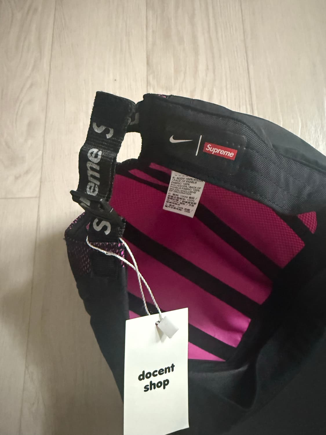 슈프림 x 나이키 트레일 러닝 햇 핑크 - 17FW 상품이미지4