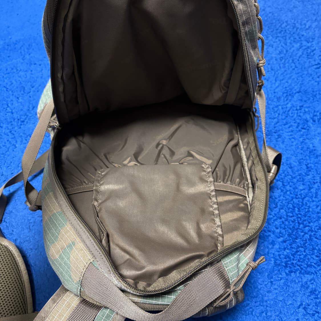 슈프림 우드랜드 카모 백팩 상품이미지4