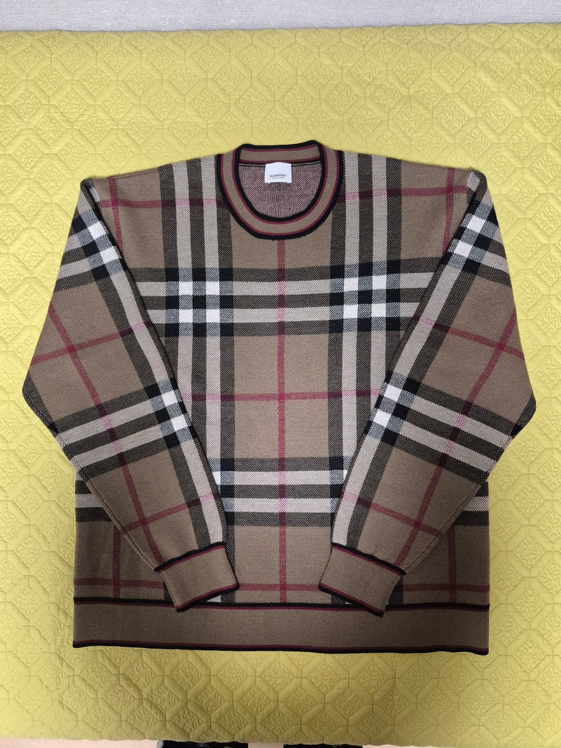 버버리 울 체크 자카드 니트 상품이미지1