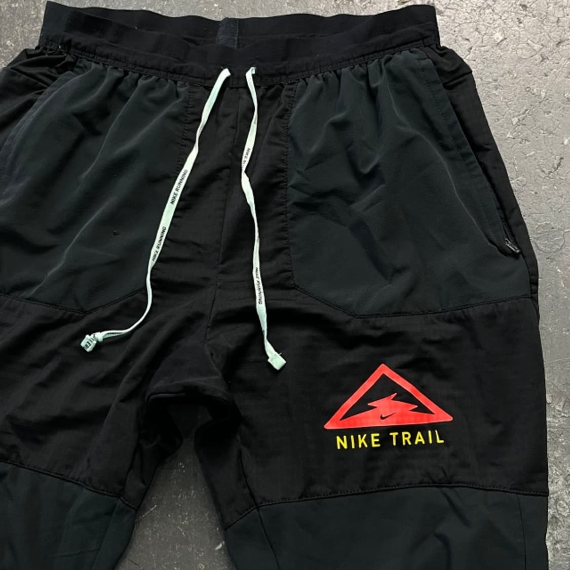 100 나이키 트레일 페놈 팬츠 상품이미지2