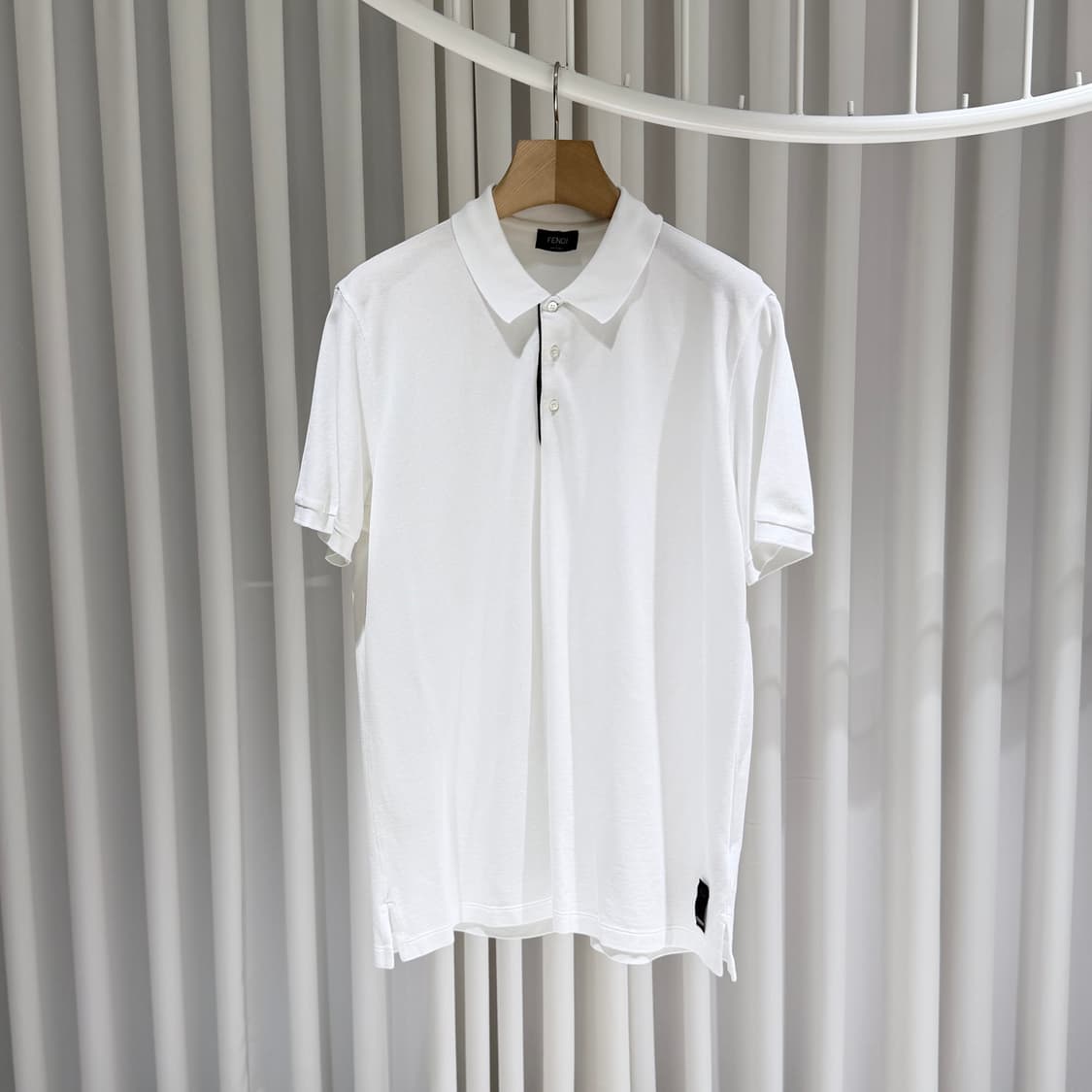 (A+/XL) / 펜디 엠보싱 폴로 디테일 반팔 셔츠 화이트 상품이미지2