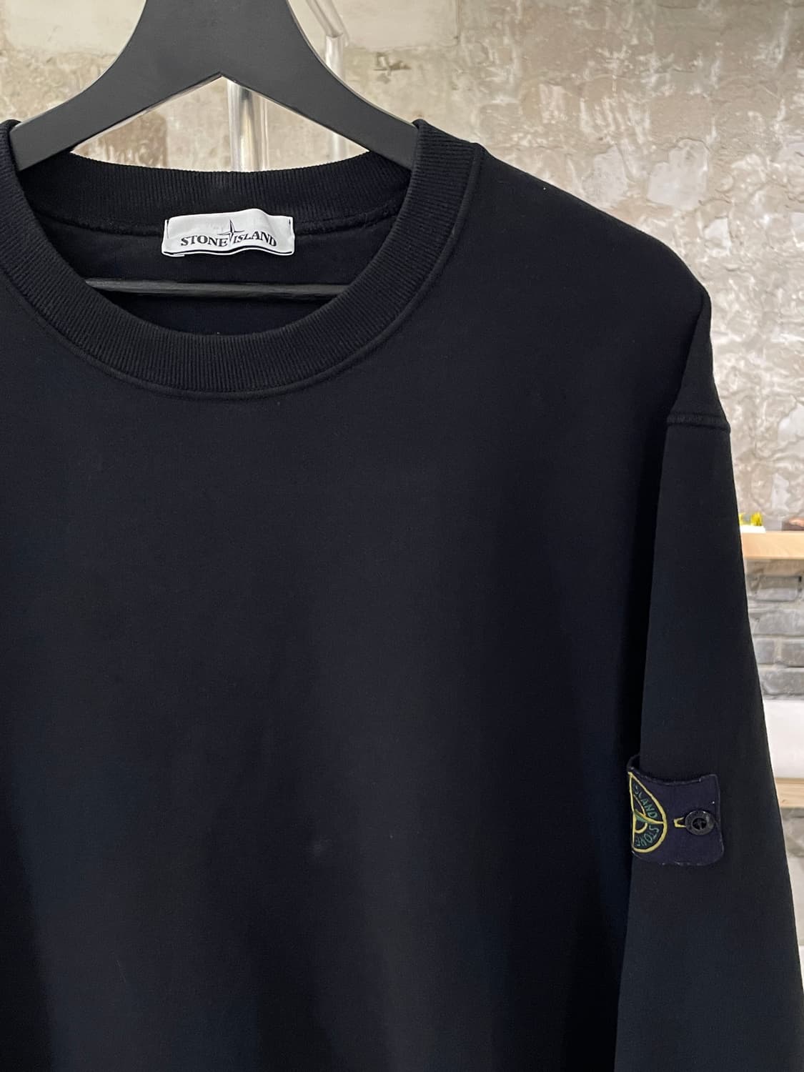 스톤 아일랜드 블랙 와펜 스웻 셔츠 상품이미지3