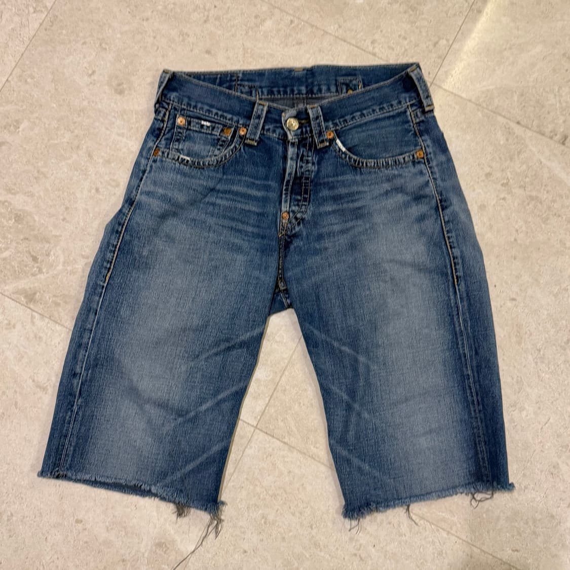 Vintage Levi’s Cinch Capri Shorts 상품이미지5