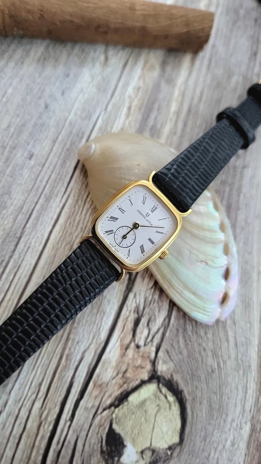 [특가상품]정품 유니버셜 제네브 스몰 세컨즈 클래식 드레스 쿼츠 시계 상품이미지6