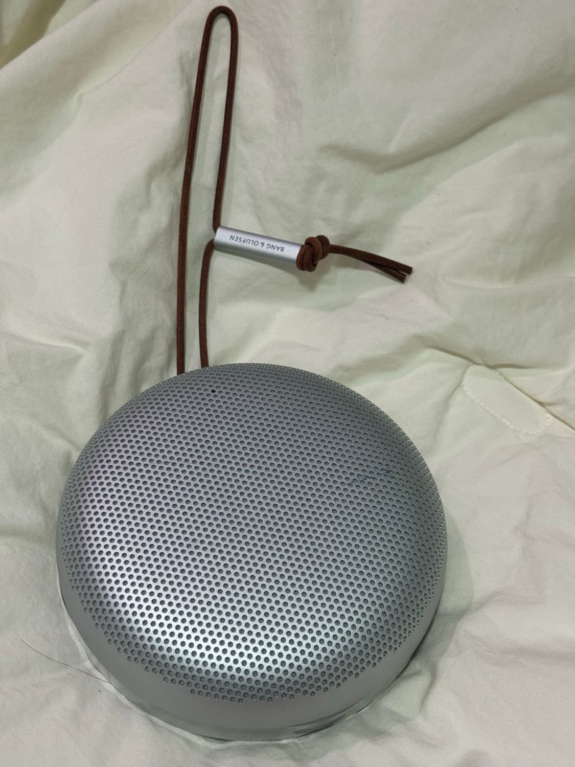 뱅앤올룹슨 A1 2세대 실버 상품이미지1