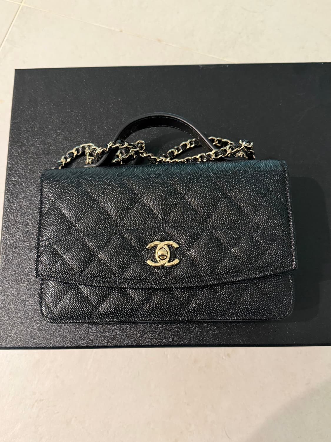 샤넬 25 woc 캐비어 시즌백 상품이미지3