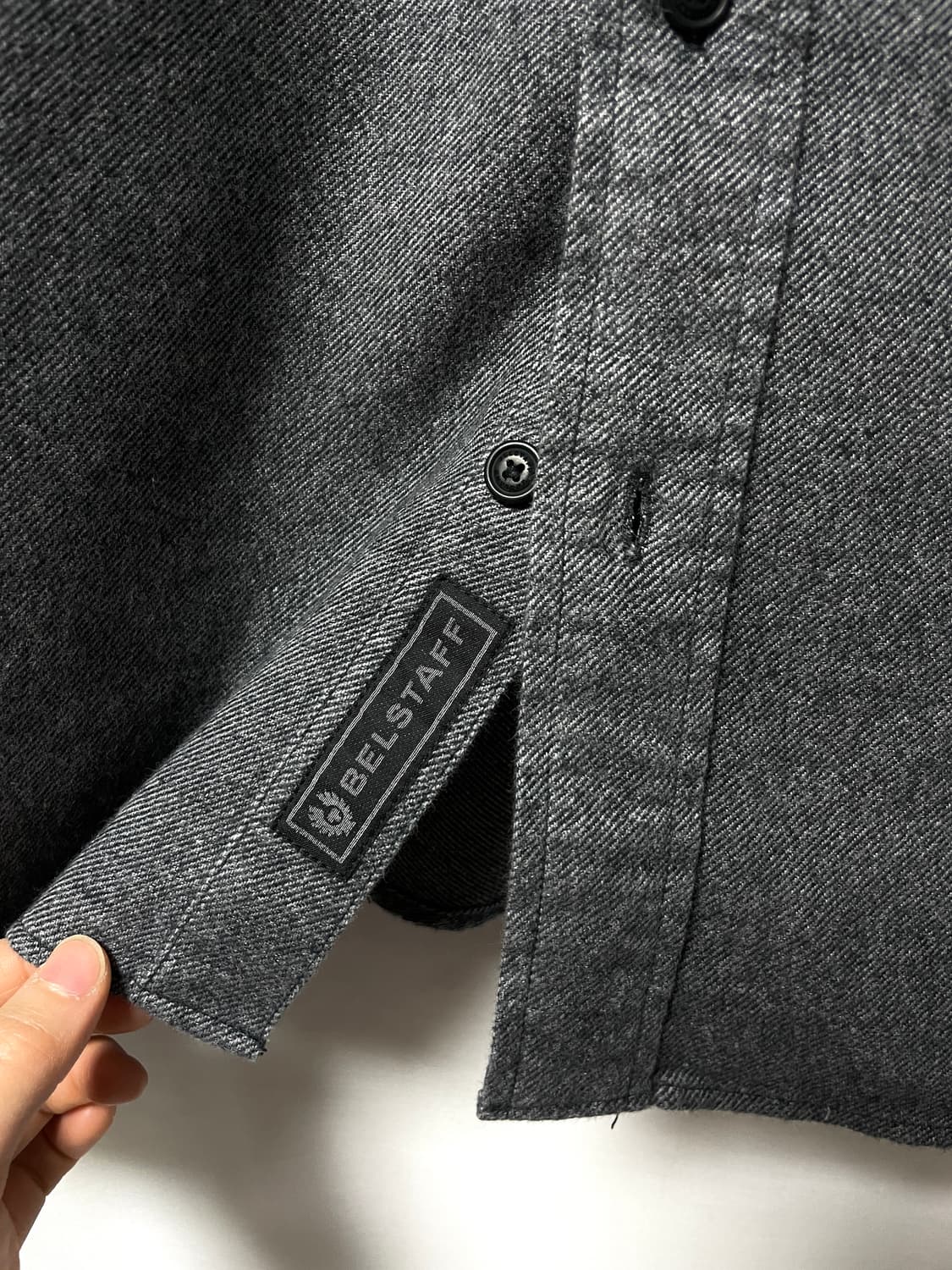 한섬 BELSTAFF 벨스타프 플란넬 멀티포켓 셔츠 _ 차콜 상품이미지3
