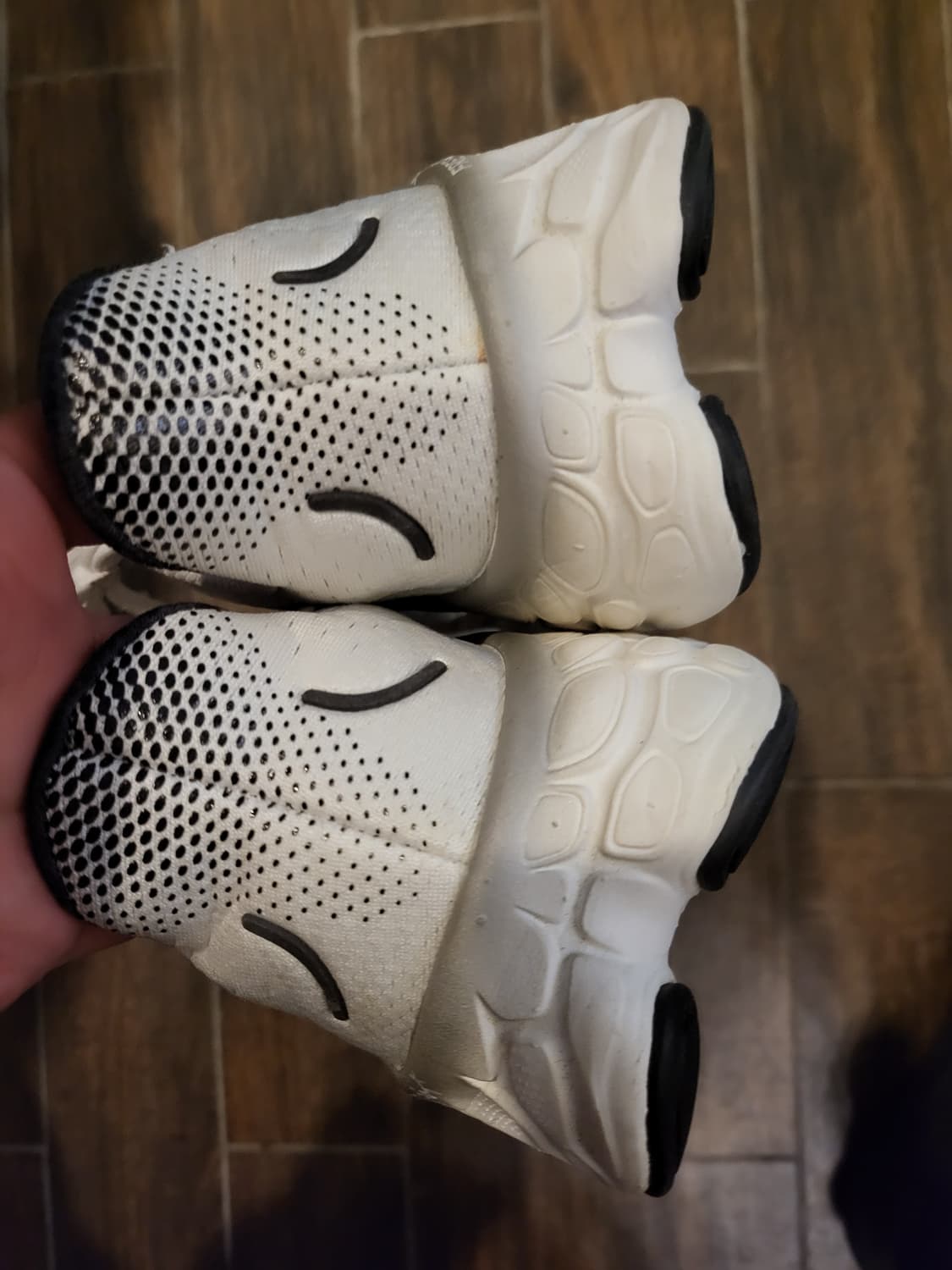 뉴발란스 프레쉬폼 흰색 운동화 270 상품이미지2