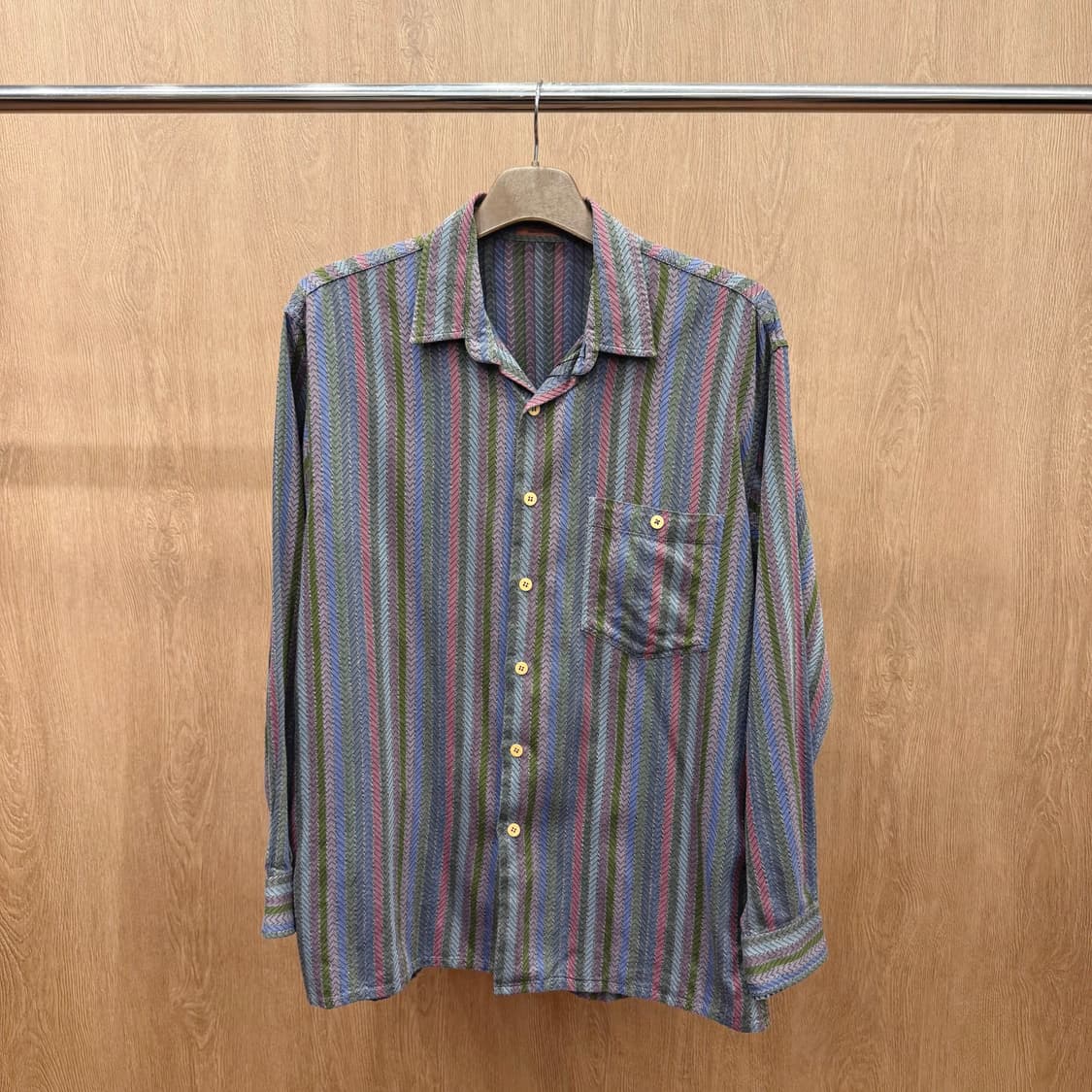 미쏘니 오픈카라 셔츠 헤링본 스트라이프 패턴 디테일 멀티컬러 상품이미지2