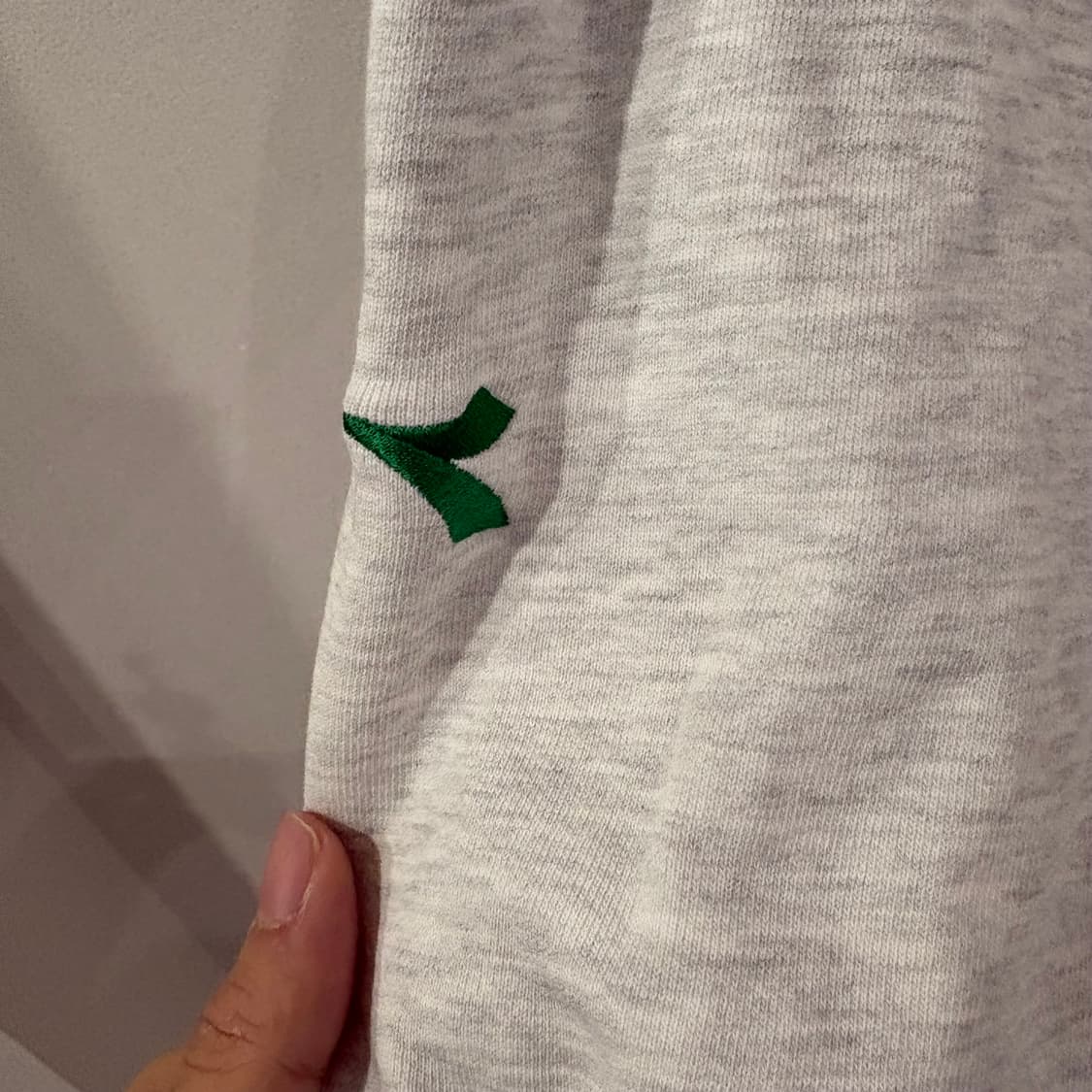 디아도라 후드티 라이트 그레이 90 상품이미지3