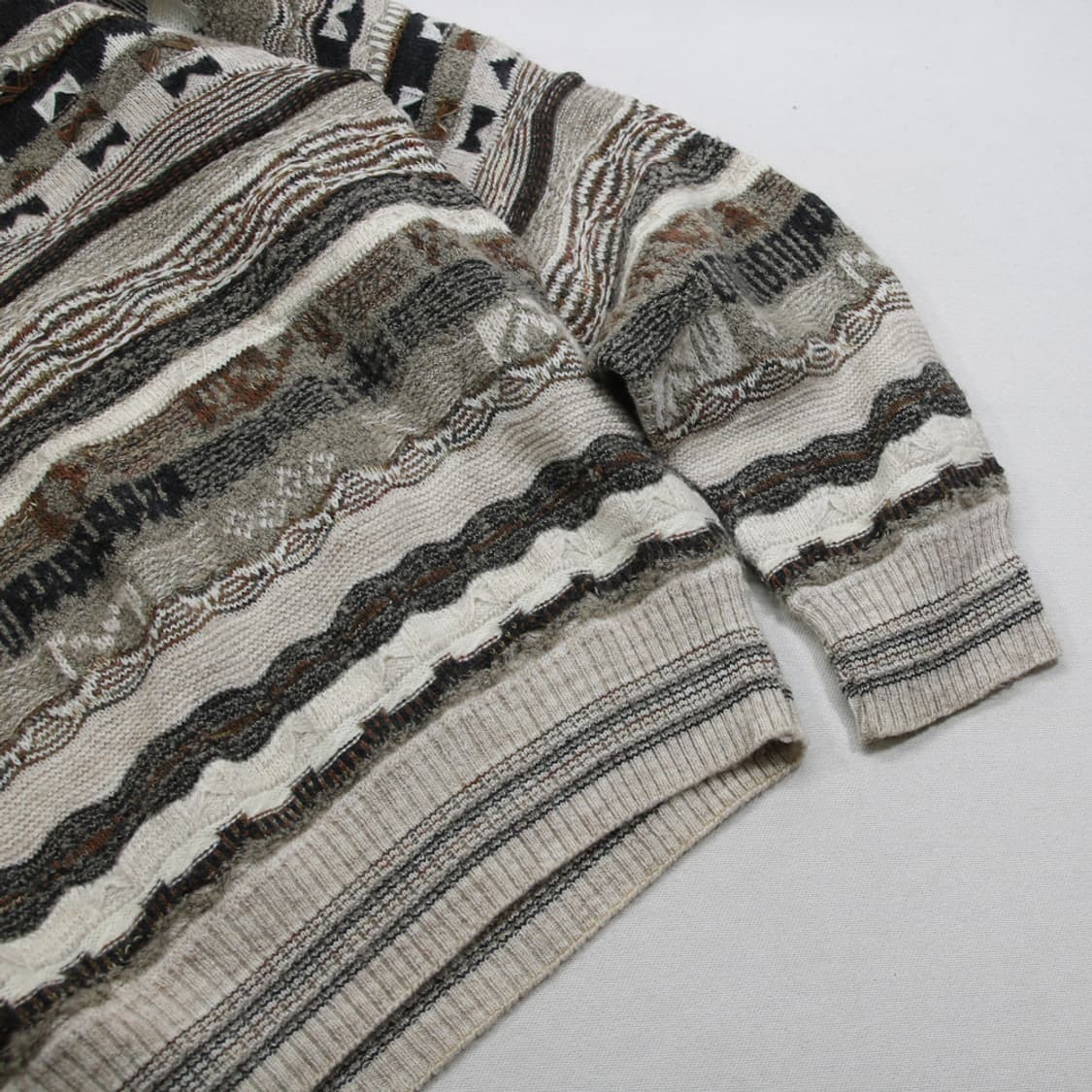 (착용컷) MUGGER 패턴 니트 (남성용 105) 상품이미지6