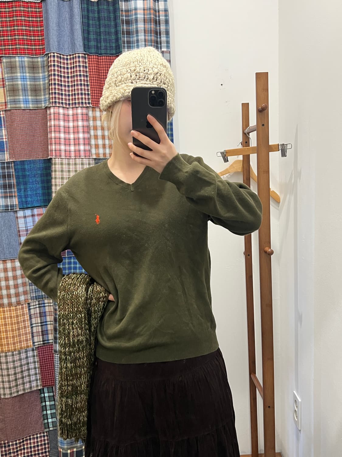 폴로 카키 브이넥 니트 상품이미지4