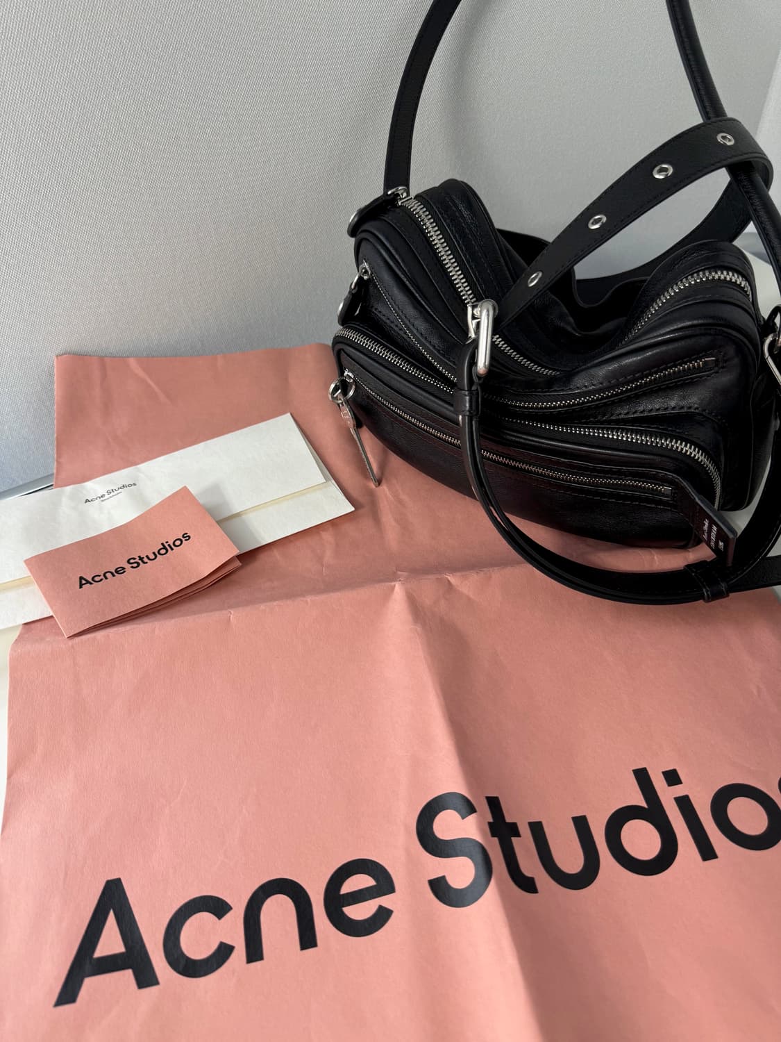 아크네 스튜디오 CAMERO 파티 숄더 백 상품이미지9