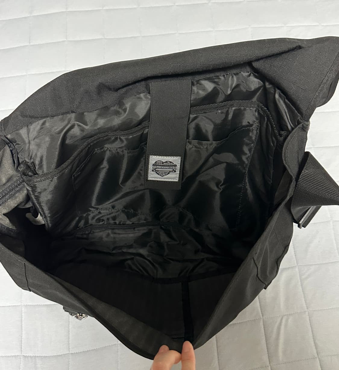 칼하트 메신저백 판매합니다 상품이미지5
