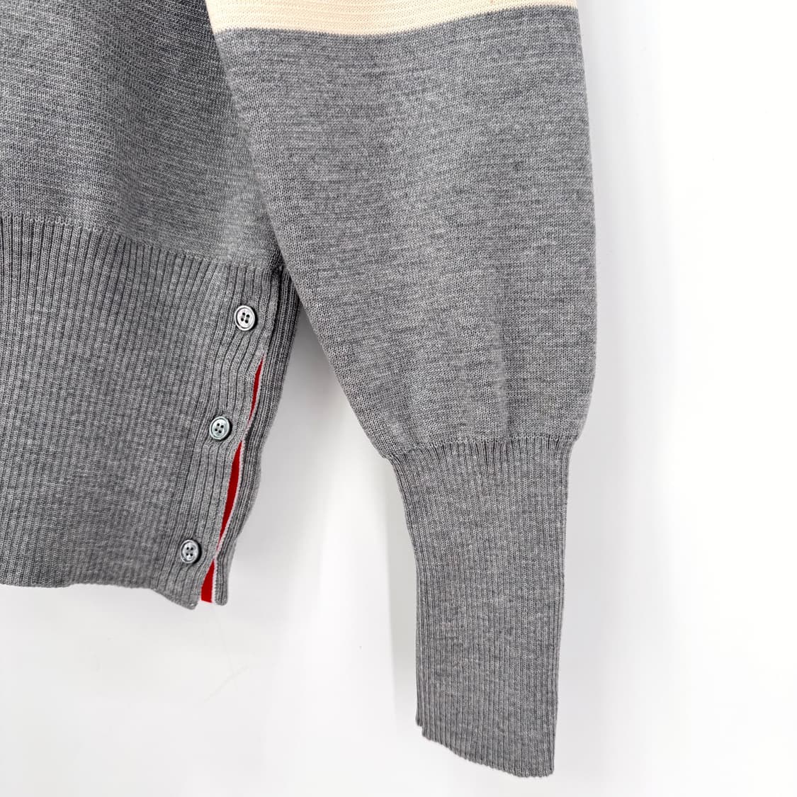 [2사이즈] 톰브라운 사선완장 밀라노스티치 니트 그레이 (MKA189A) 상품이미지8