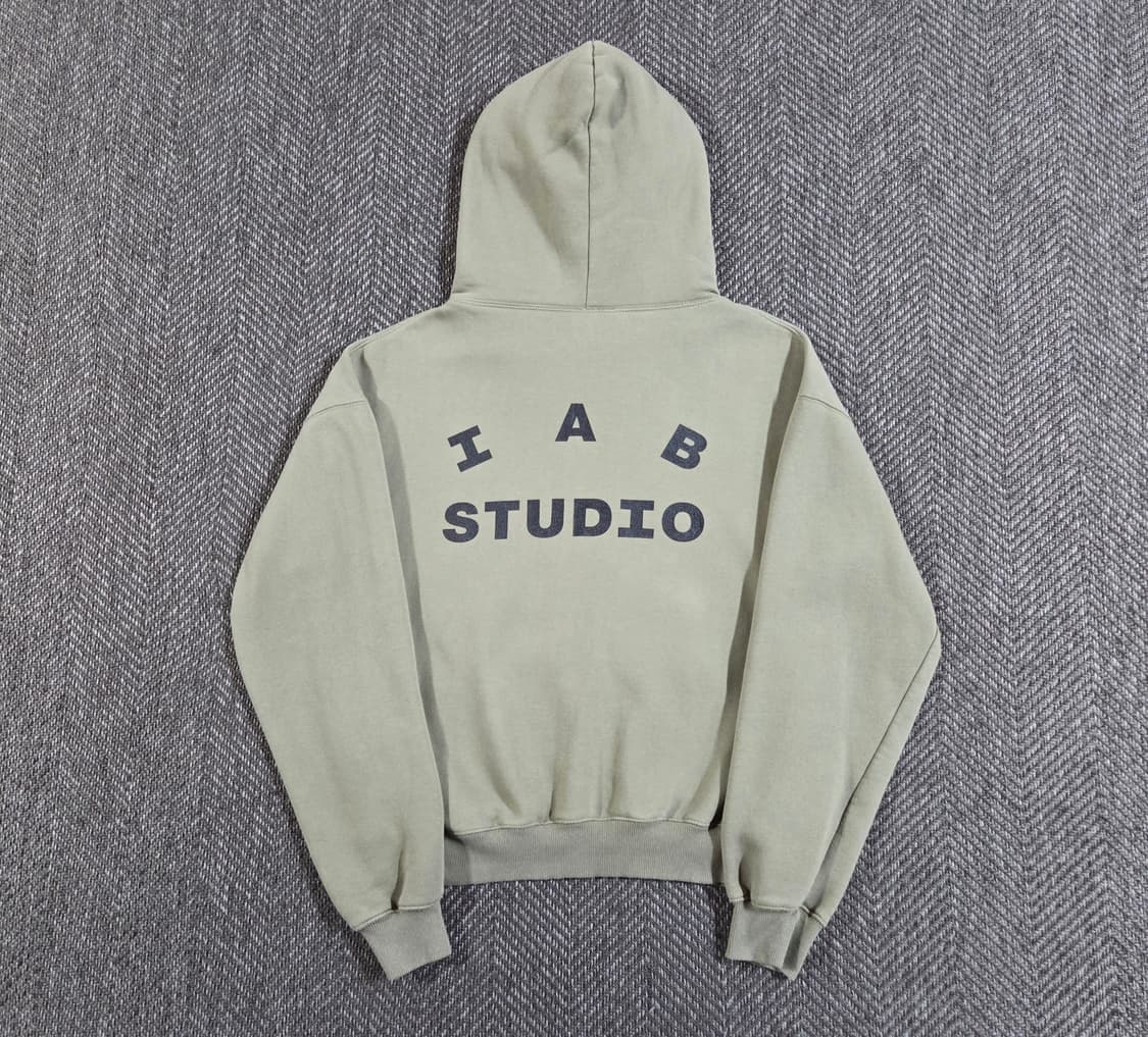 IAB studio 아이앱 스튜디오 올리브 후드티 상품이미지2