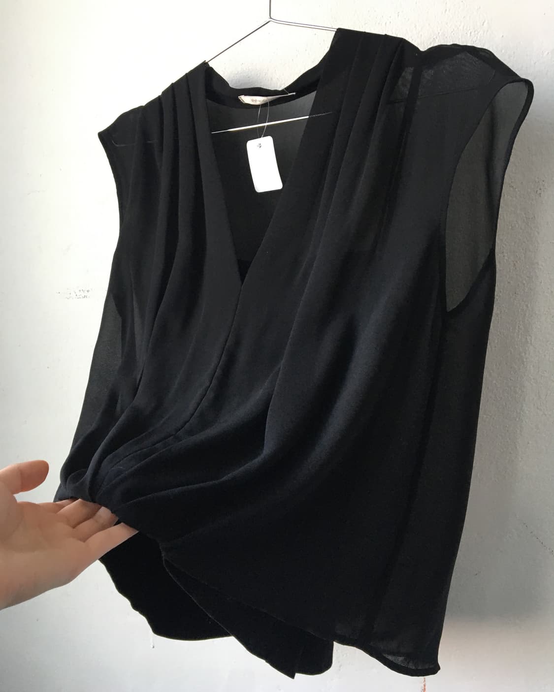 Drape point sleeveless 상품이미지3