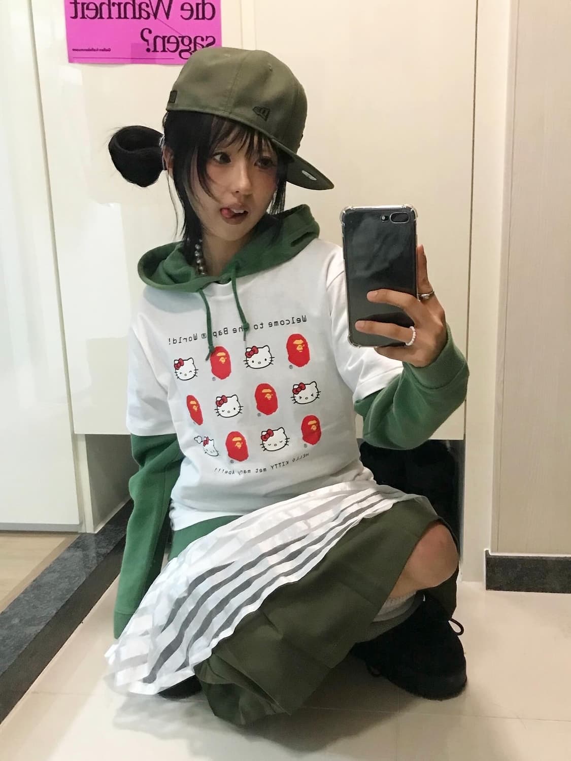 Bape X Sanrio Hello Kitty T-shirt (새상품) 상품이미지5