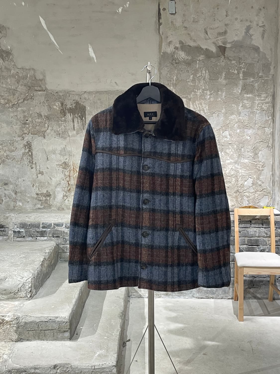 a.p.c. 애로우 포켓 체크 울 자켓 상품이미지1