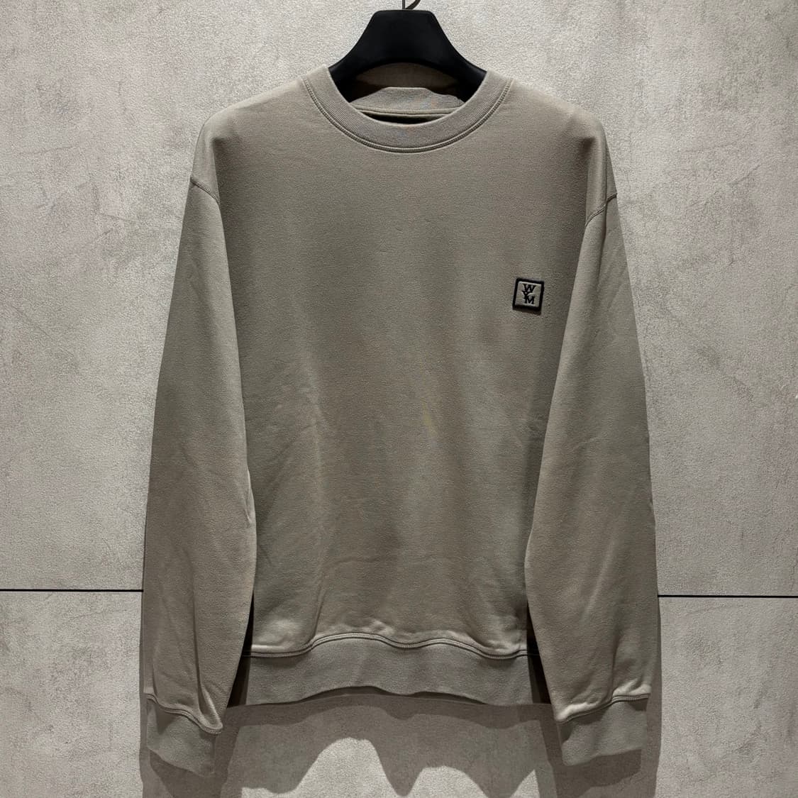 A+ / 48 (100) 우영미 백로고 맨투맨 그레이 상품이미지1