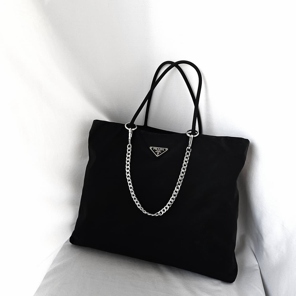 [정품 PRADA] 프라다 포코노 나일론 사각 토트백 라지 상품이미지1