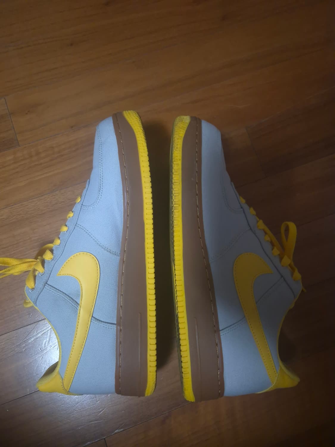 나이키 에어포스 1 TXT 옐로우 라이트 본 285 상품이미지5