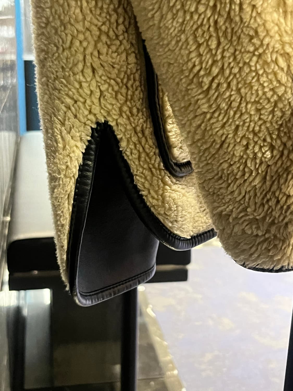 앳코너 리버시블 무스탕 상품이미지10