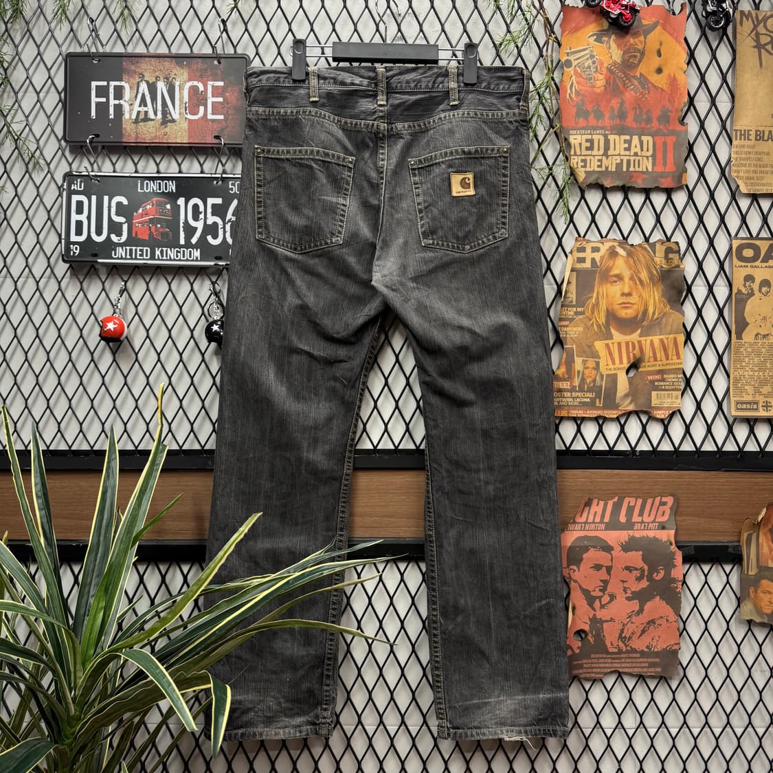 칼하트 슬림핏 흑청 데님 팬츠 후면 포켓 로고 포인트 상품이미지2
