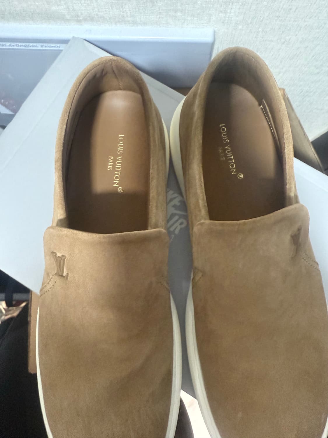 루이비통 남성 스웨이드 슬립온 브라운 8사이즈 상품이미지3