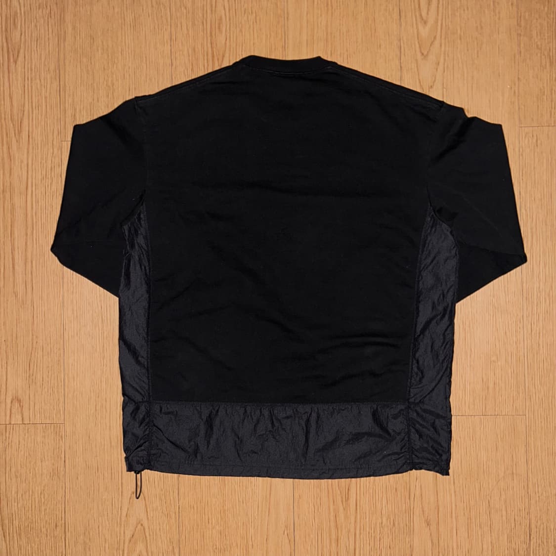 언어펙티드 콘트라스트 패널 롱슬리브 블랙 상품이미지6