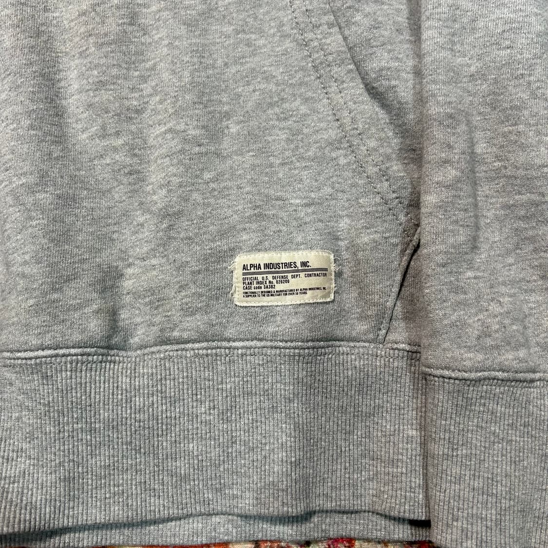 [L] 알파 인더스트리 카모 로고 후드티 상품이미지3