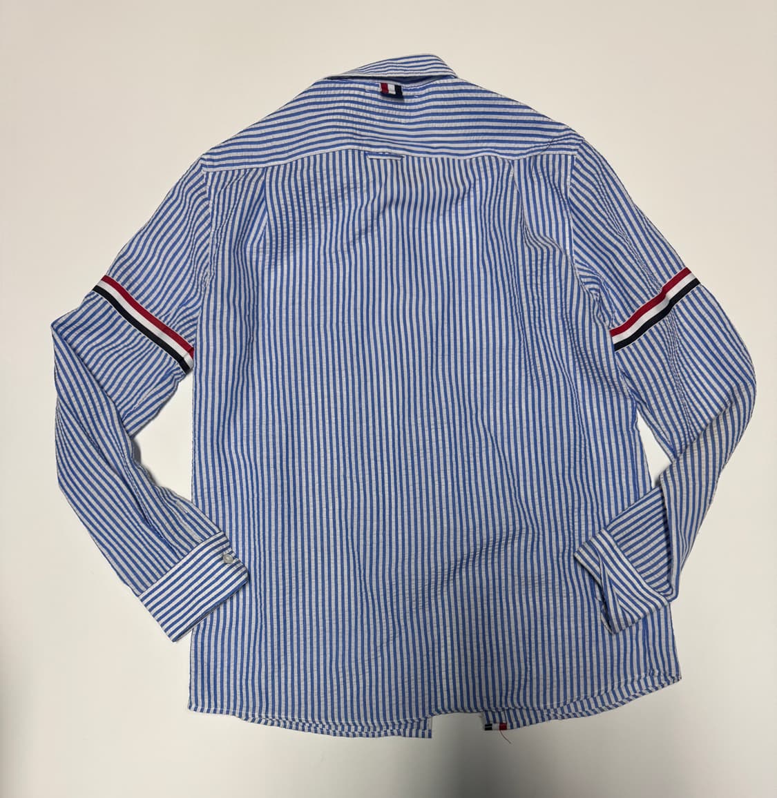 톰브라운 커스텀 리메이크 시어커스 스트라이츠 셔츠 상품이미지2