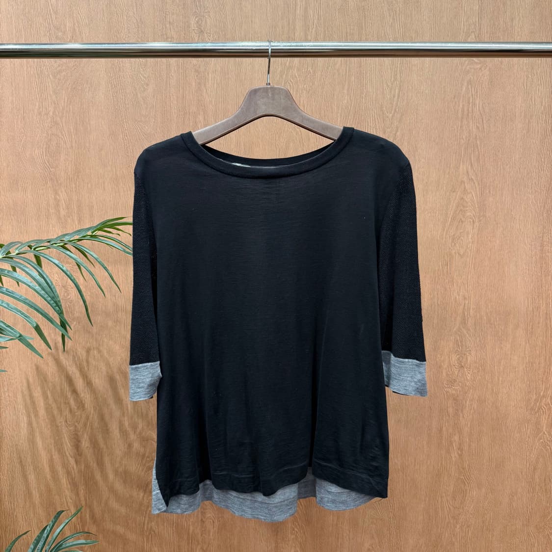 버버리 런던 레이어드 배색 반소매 니트 티셔츠 세미 오버핏 블랙 상품이미지1