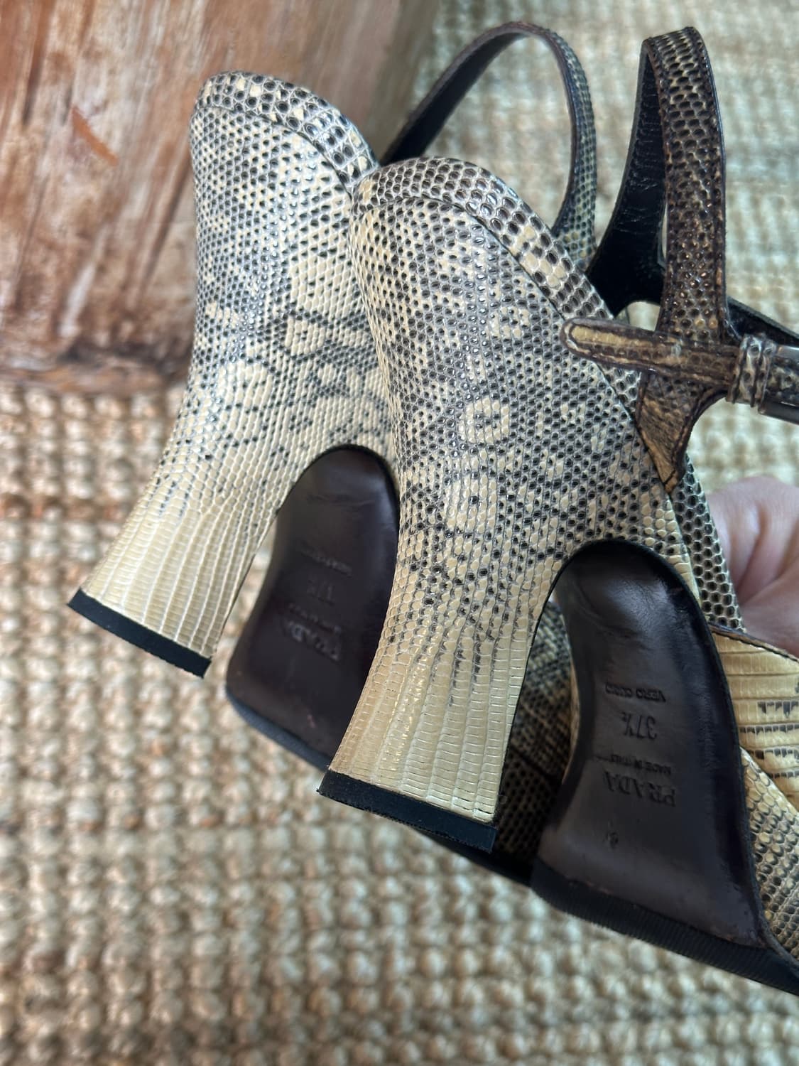 프라다 뱀피 힐 235 상품이미지4