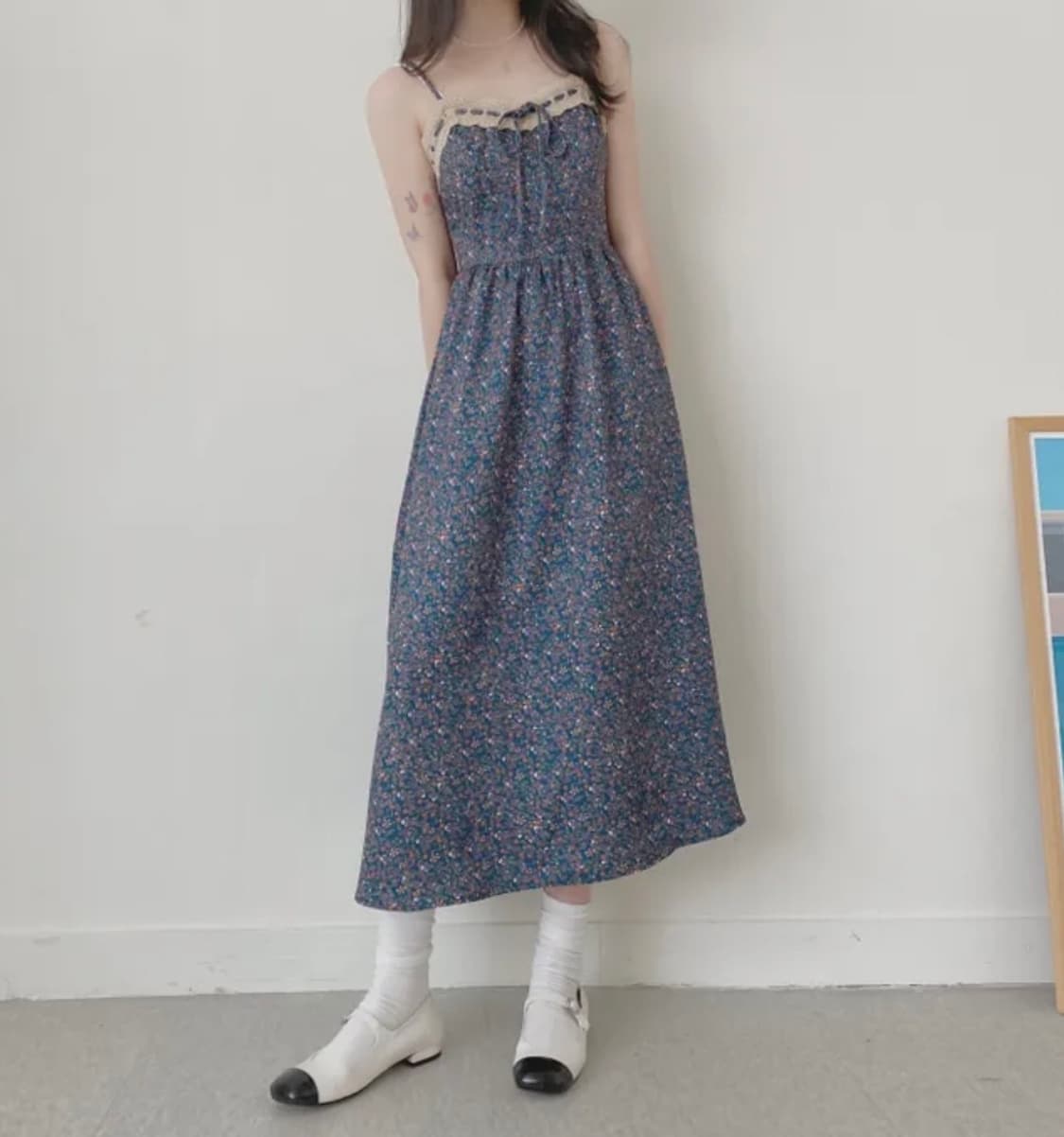 플라워 레이스 끈나시 원피스 네이비 상품이미지3