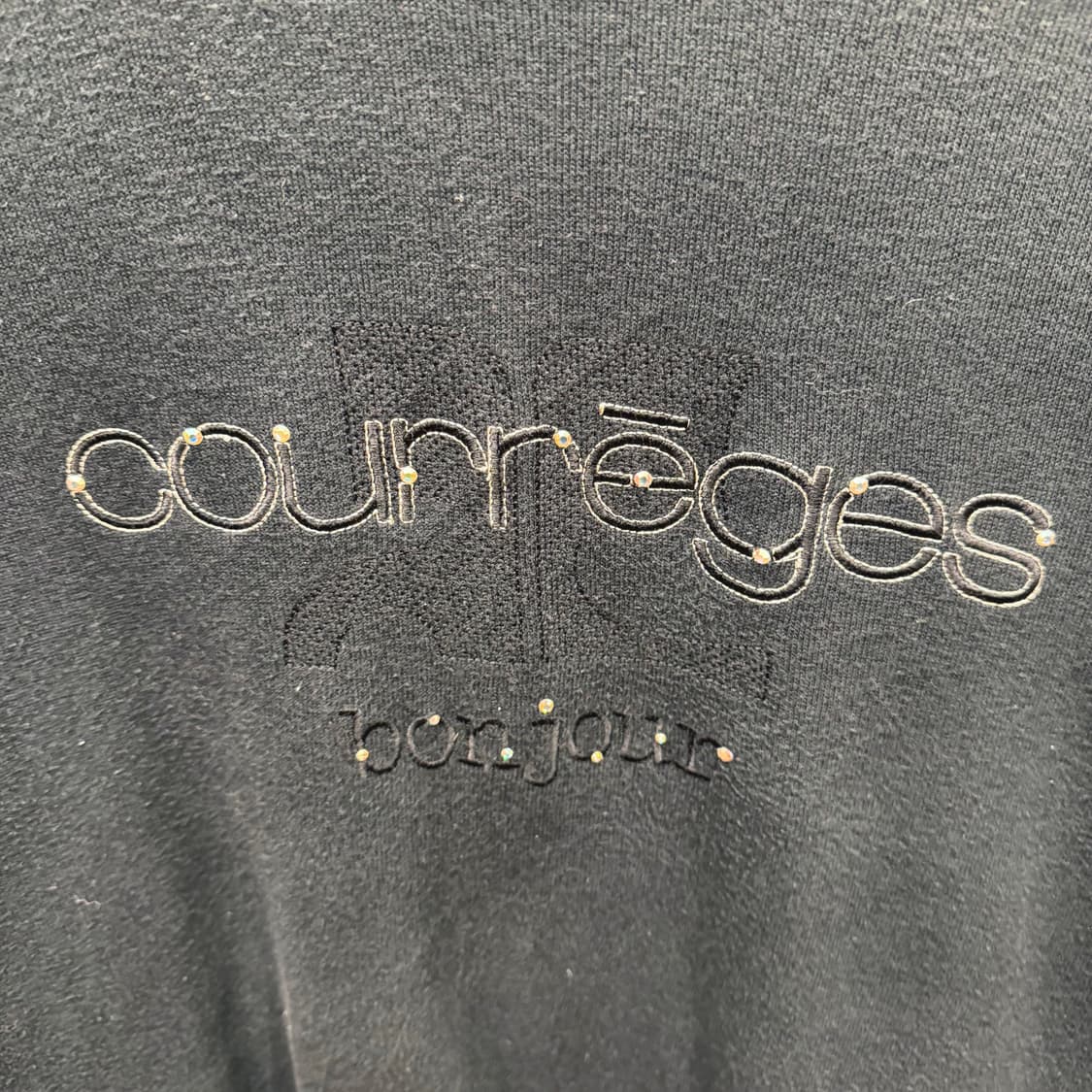 꾸레쥬 라운드넥 맨투맨 로고 스티치 큐빅 장식 디테일 레귤러핏 블랙 상품이미지6