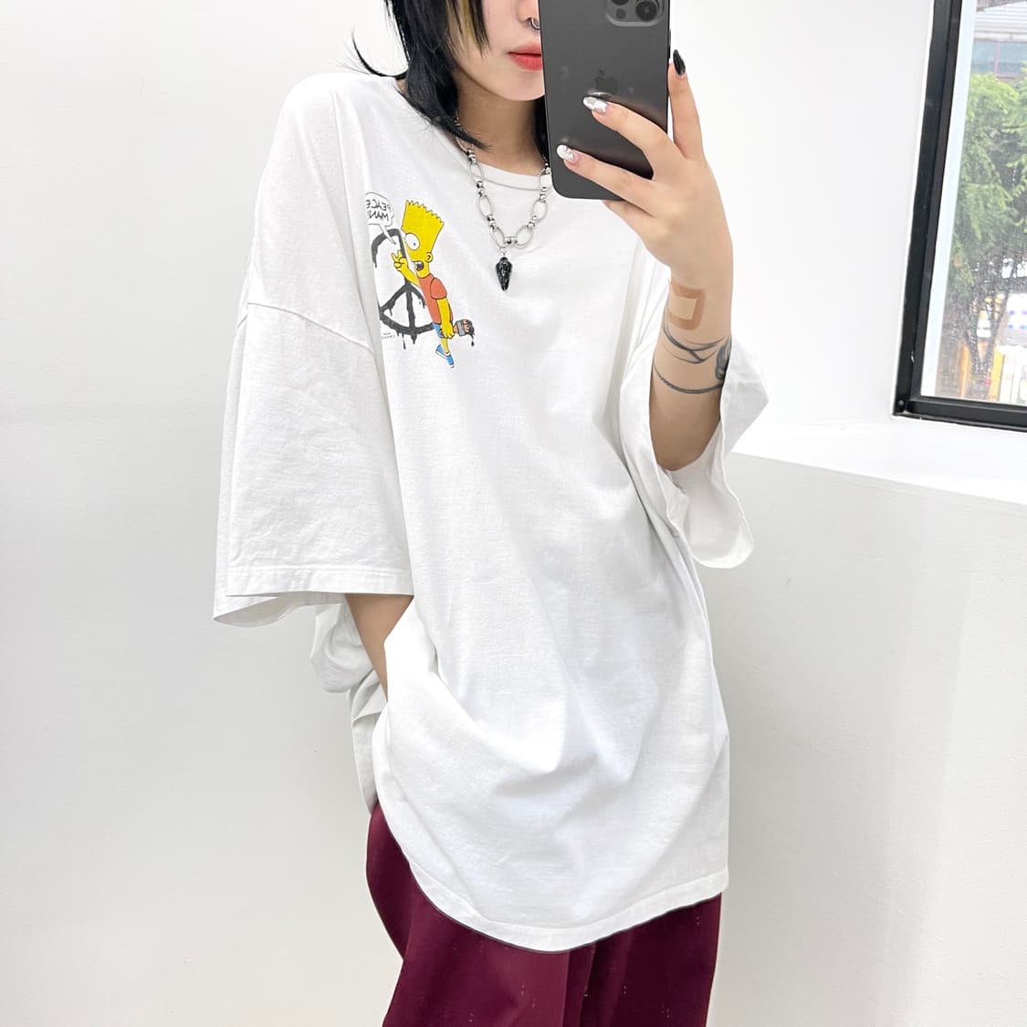 오프화이트 19SS 바트심슨 피스 로고 화이트 티셔츠 상품이미지4
