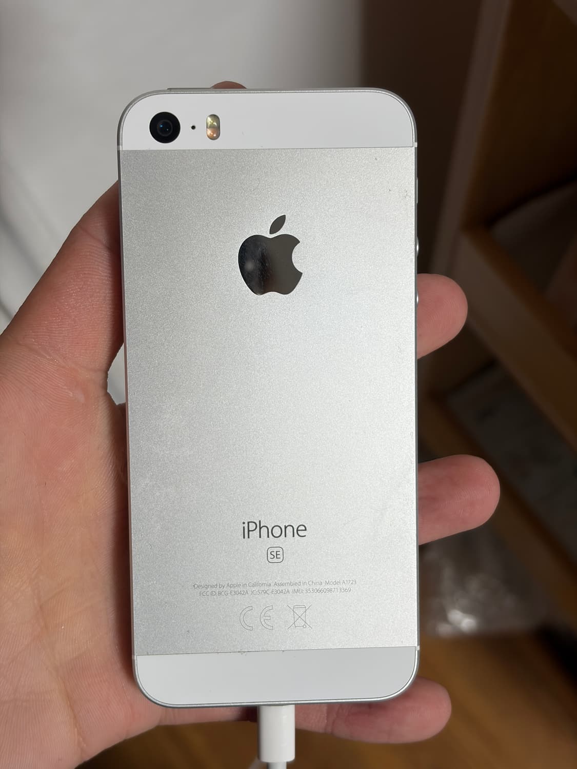 아이폰 SE1 실버 32GB 상품이미지2