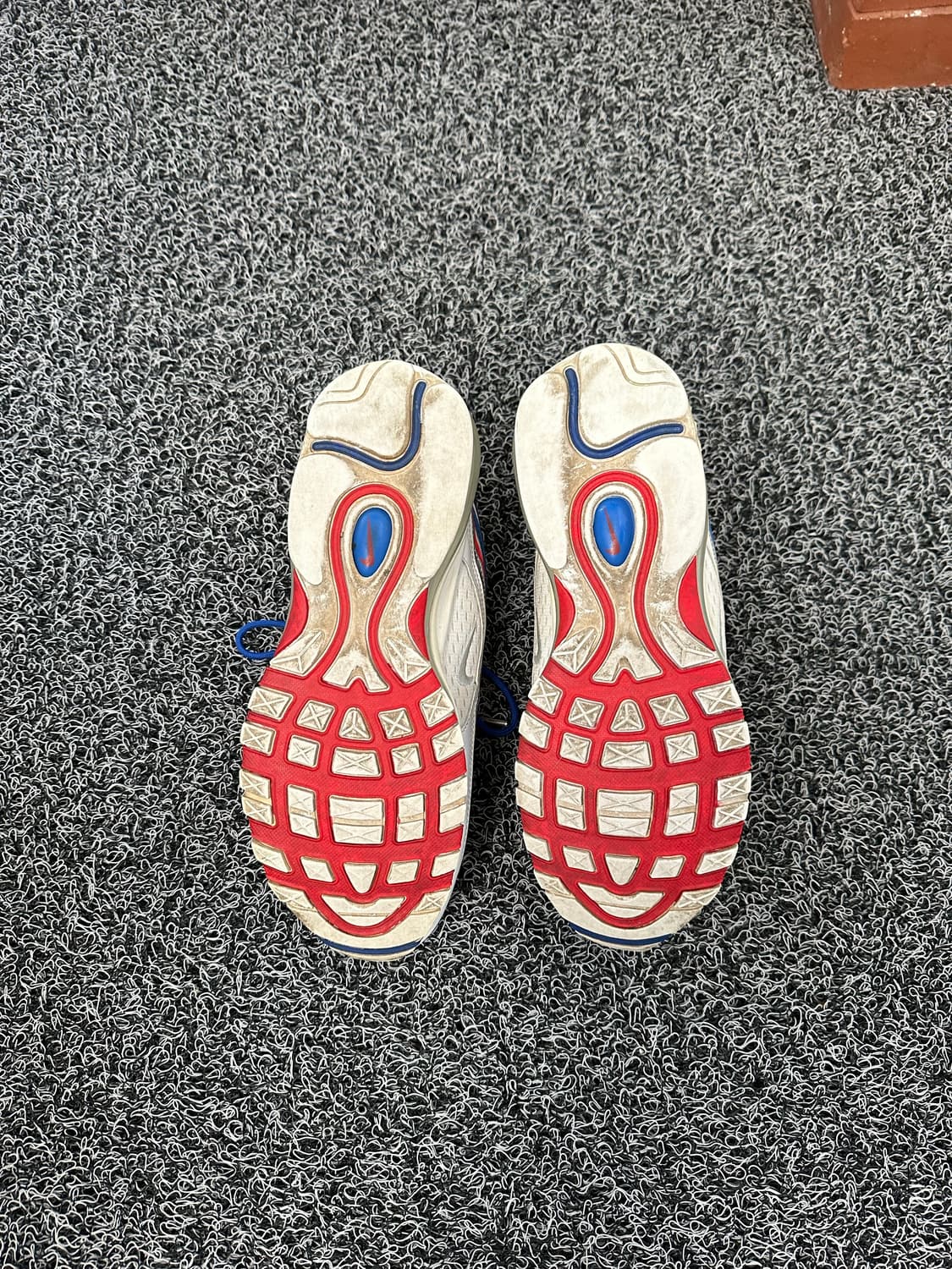 나이키 에어맥스 97 흰파빨 260mm 상품이미지5