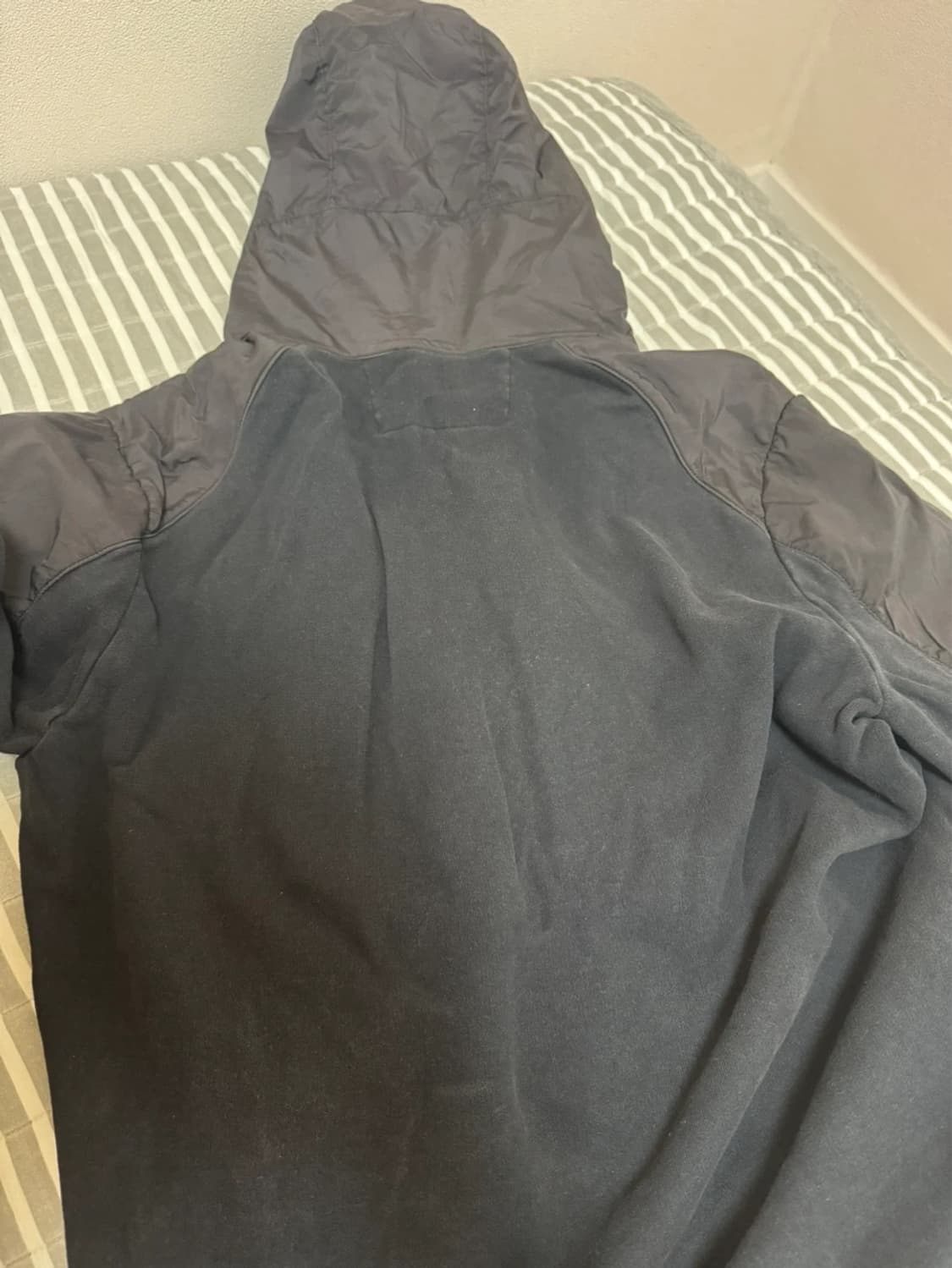 cp컴퍼니 렌즈 쉘 후드집업 상품이미지3