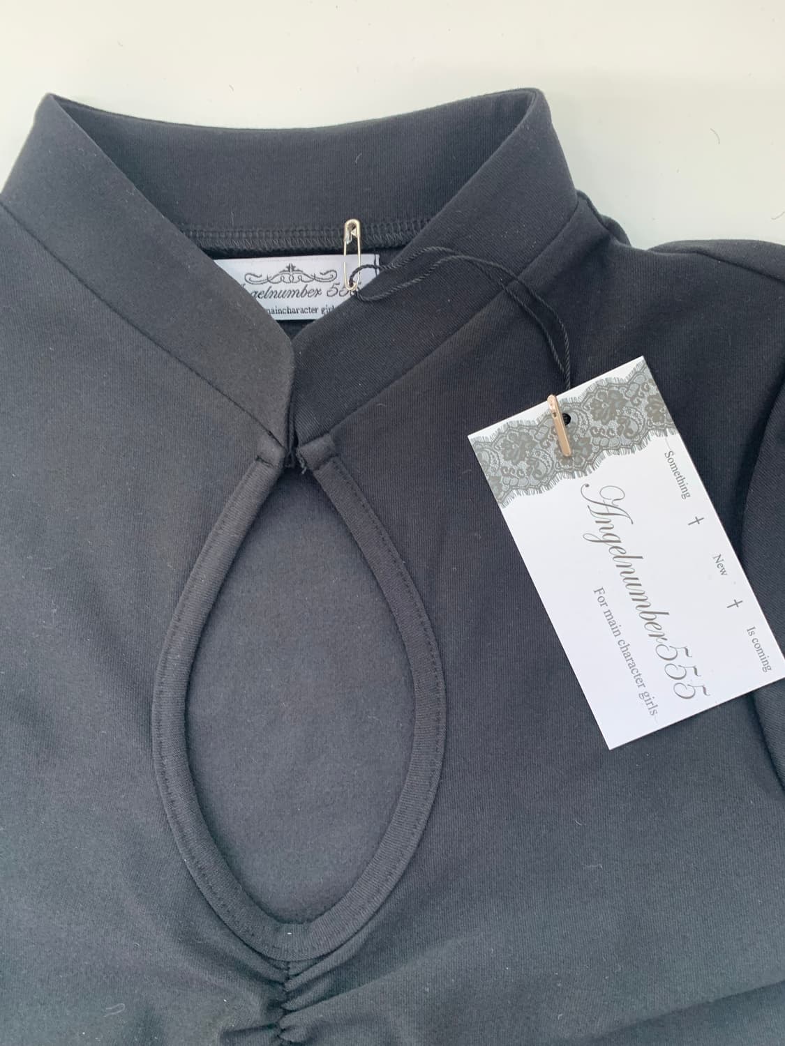 Keyhole Charm Top 상품이미지7