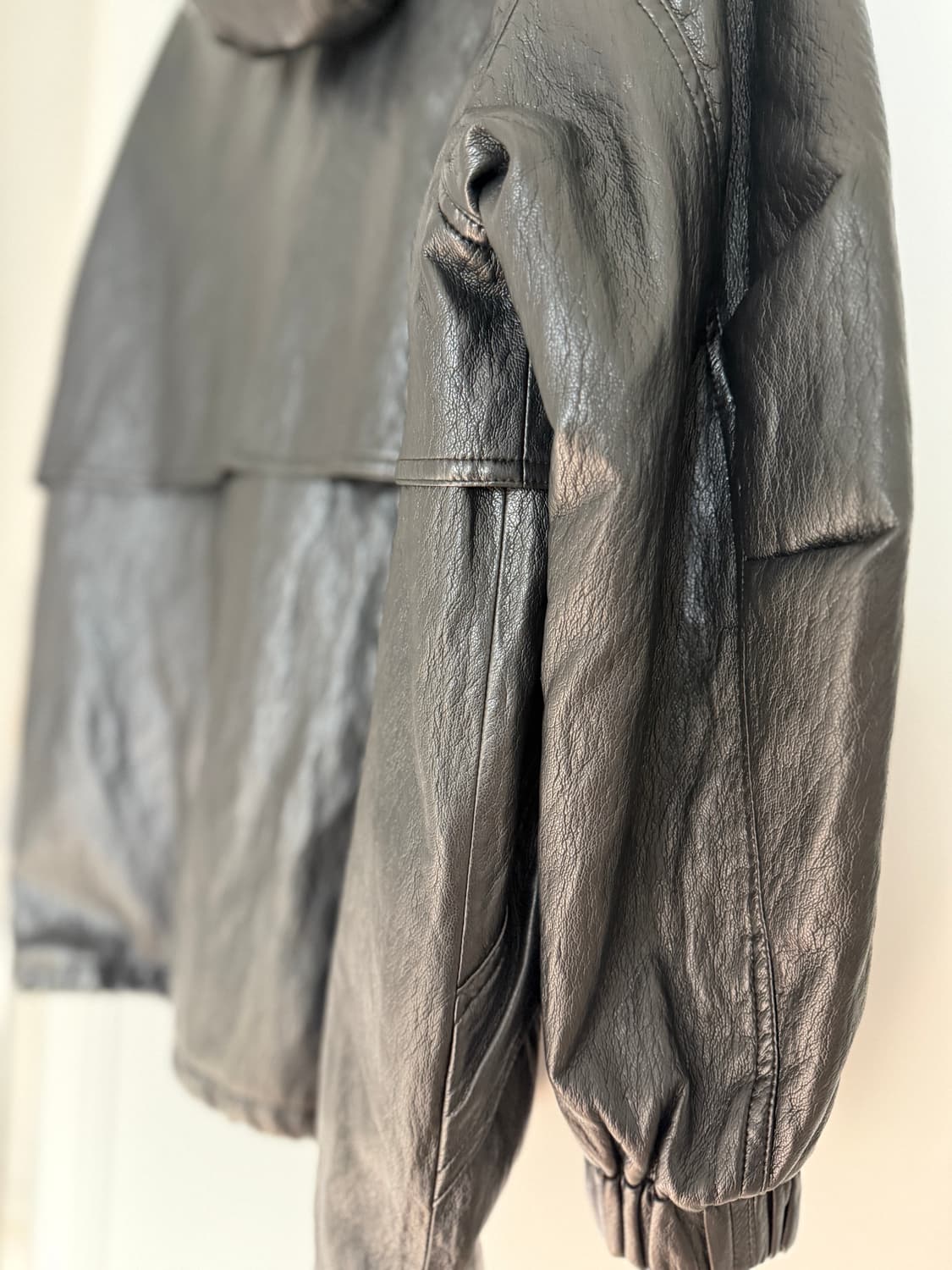 모노하 Leather hooded jumper 모노하 faux 레더 점퍼 상품이미지6