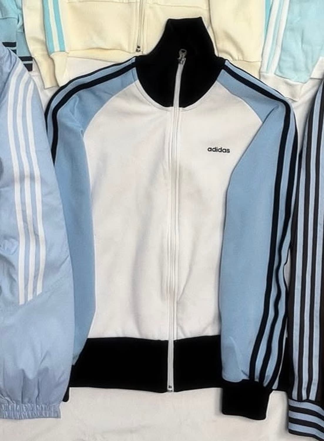 아디다스 대만여주 져지 흰하검 레전드 시나모롤깔 상품이미지3