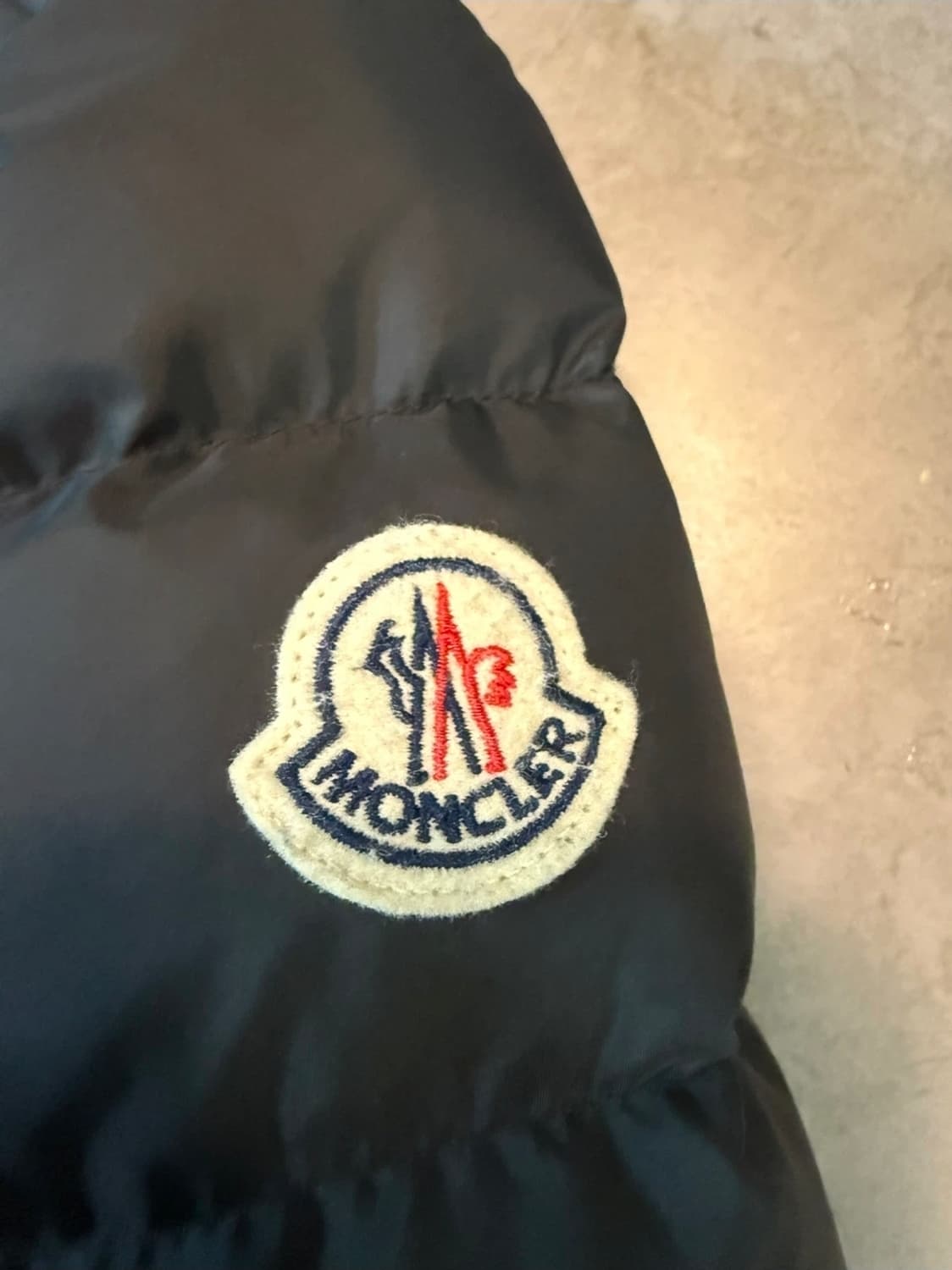 [4] 몽클레어 아미오 패딩 경량패딩 상품이미지4