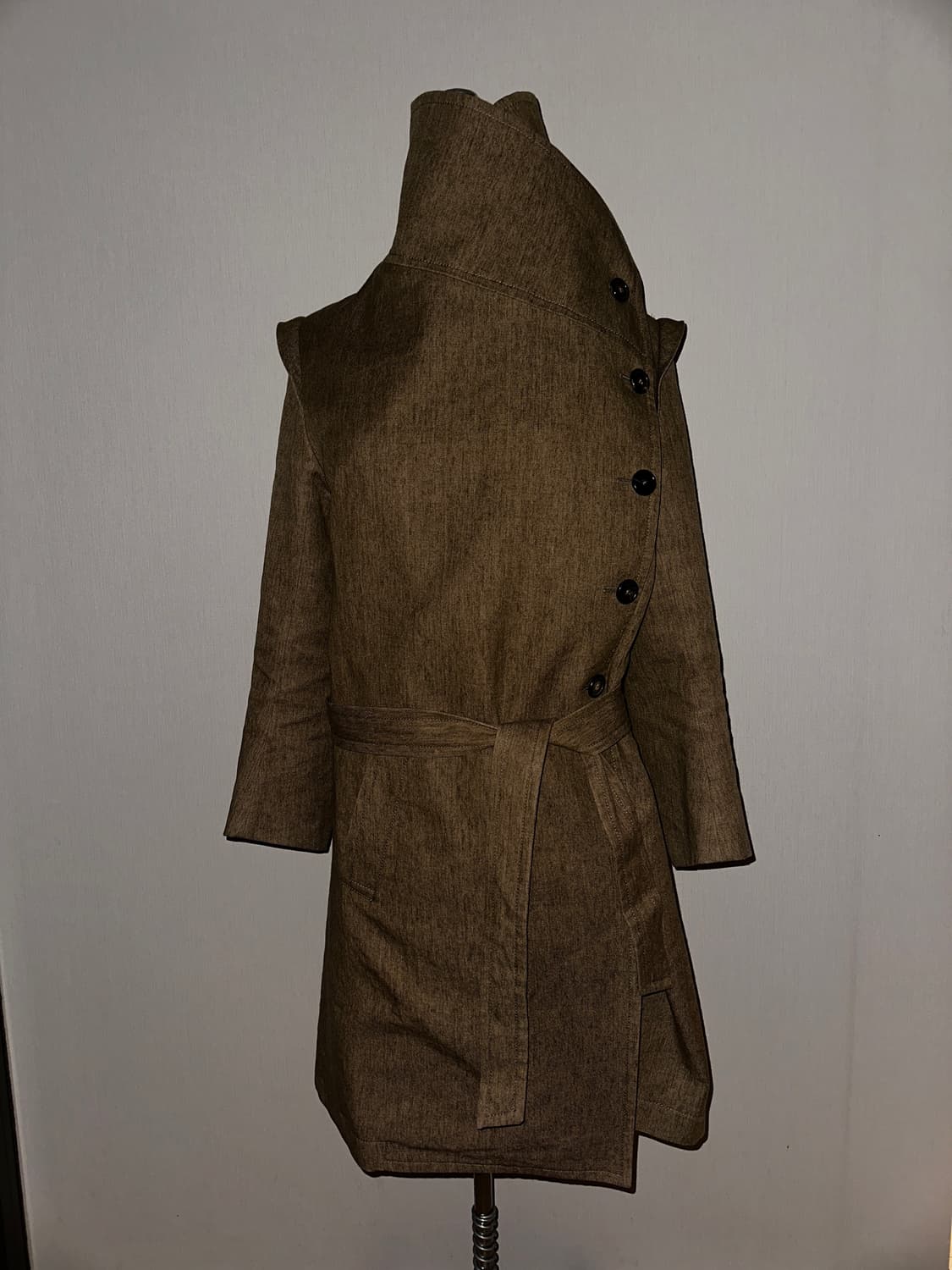 앤드뮐미스터 비대칭 드레이프 랩코트 AW10 쇼피스 상품이미지2