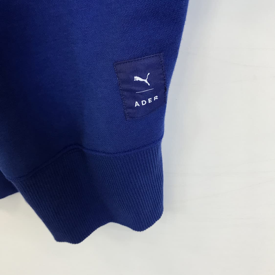 푸마 x 아더에러 브이넥 맨투맨 [해외L] 상품이미지5