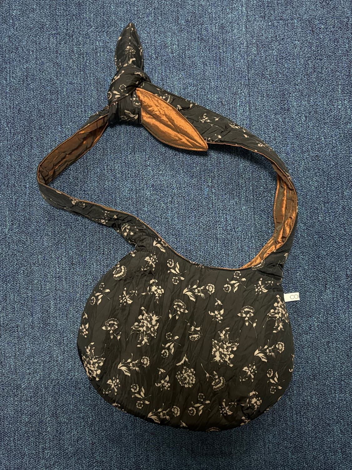 콜로신스 REVERSIBLE BOZAGI BAG FLOWER BLACK 상품이미지2