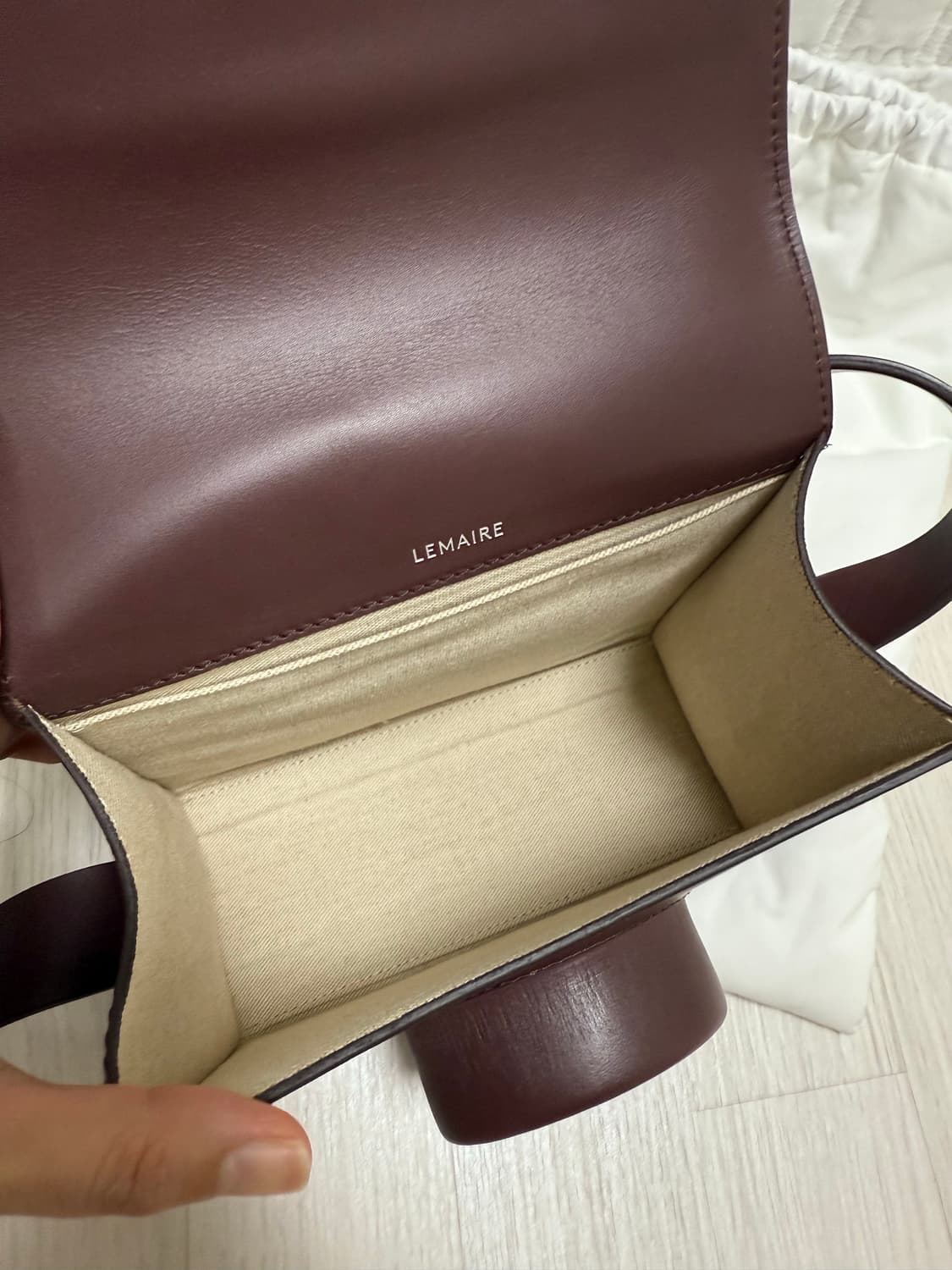 정품.급처) 르메르 카메라백 버건디 라지 팔아요 상품이미지2