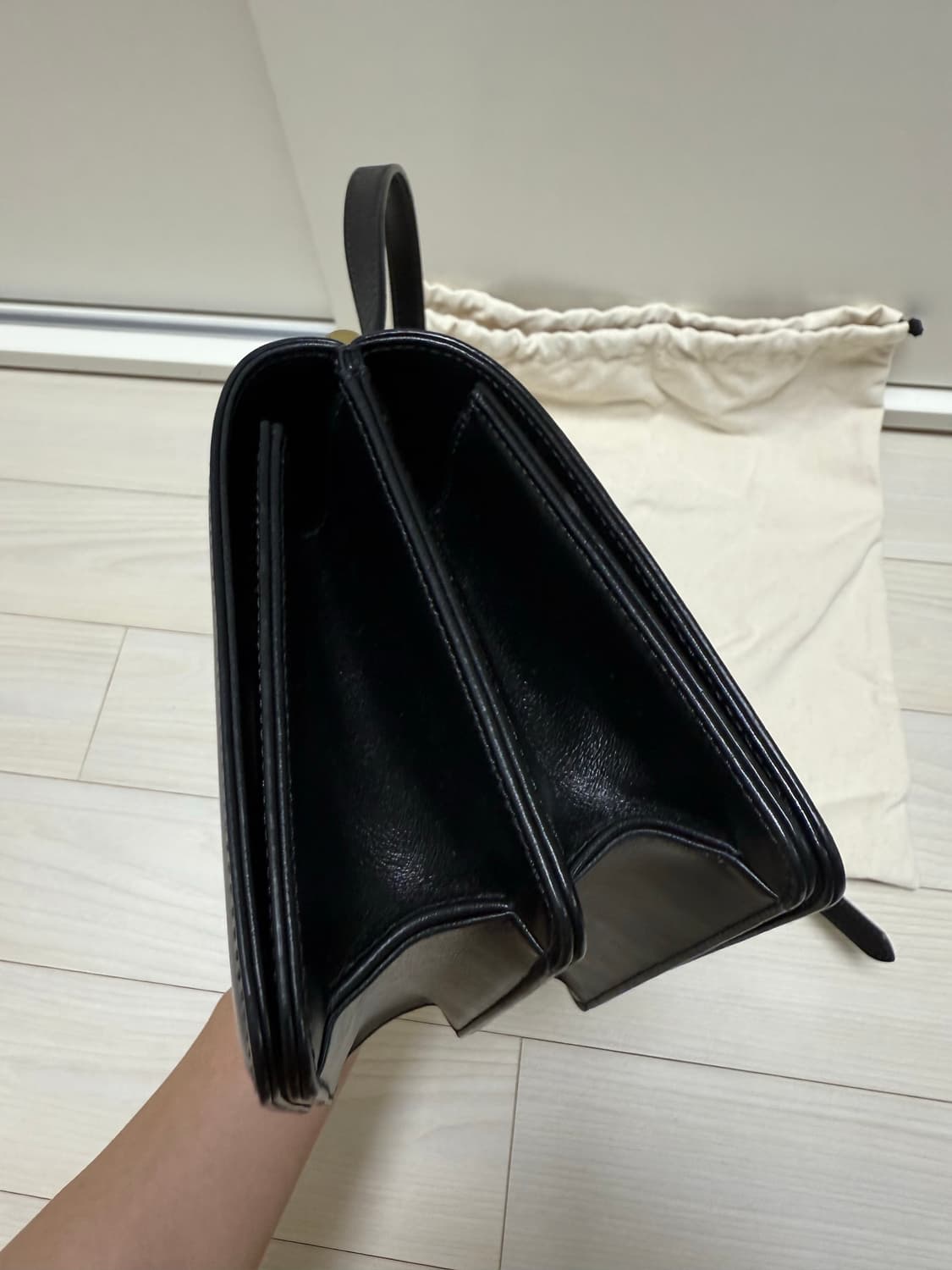 투티에 포멜 미니백 블랙 상품이미지4