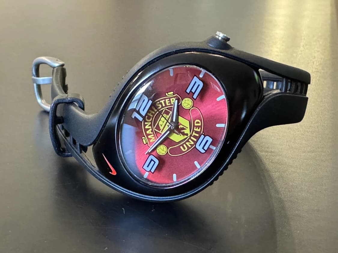 나이키 트라이액스 맨체스터 유나이티드 워치 상품이미지1